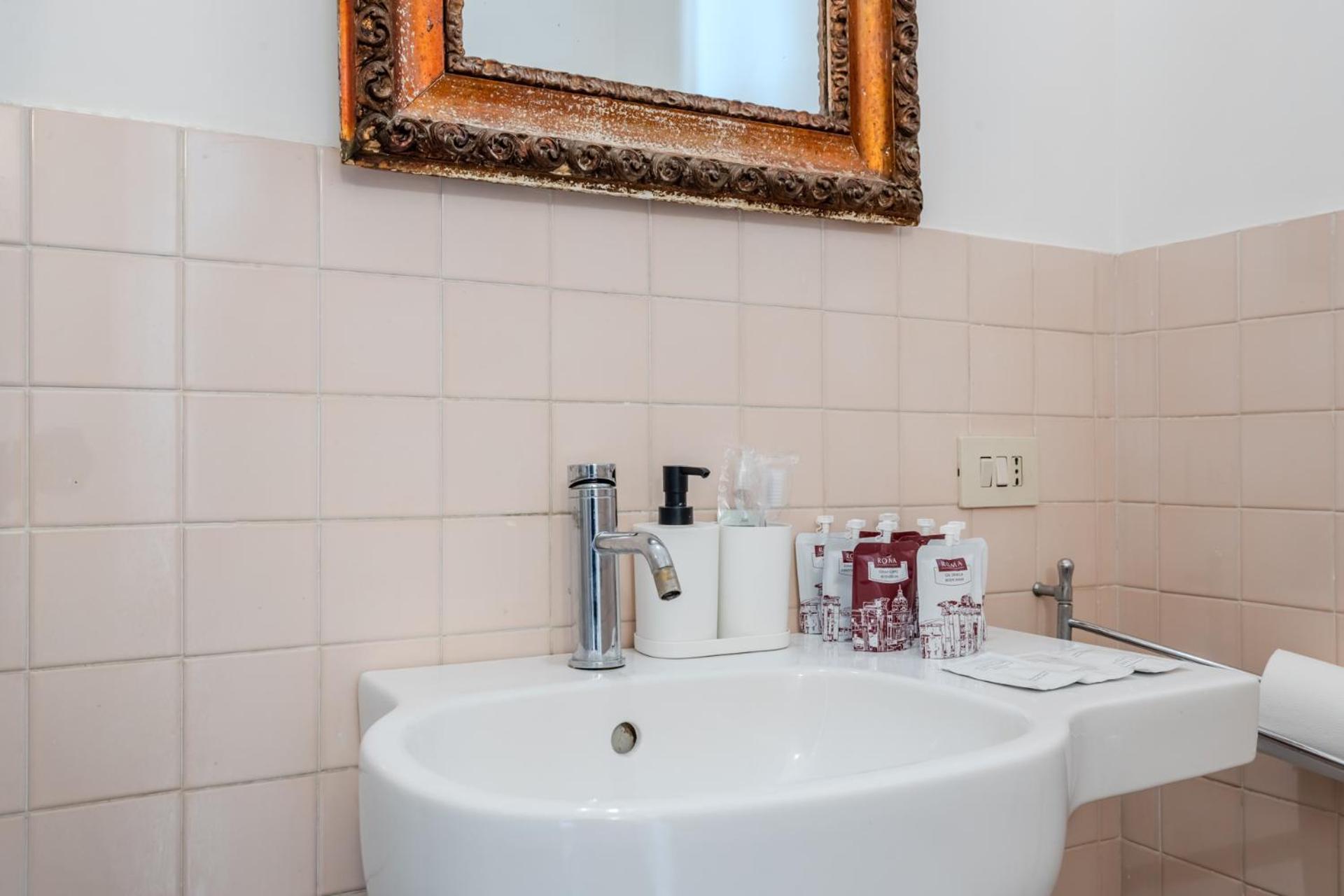 Turati Guest House Рим Екстер'єр фото